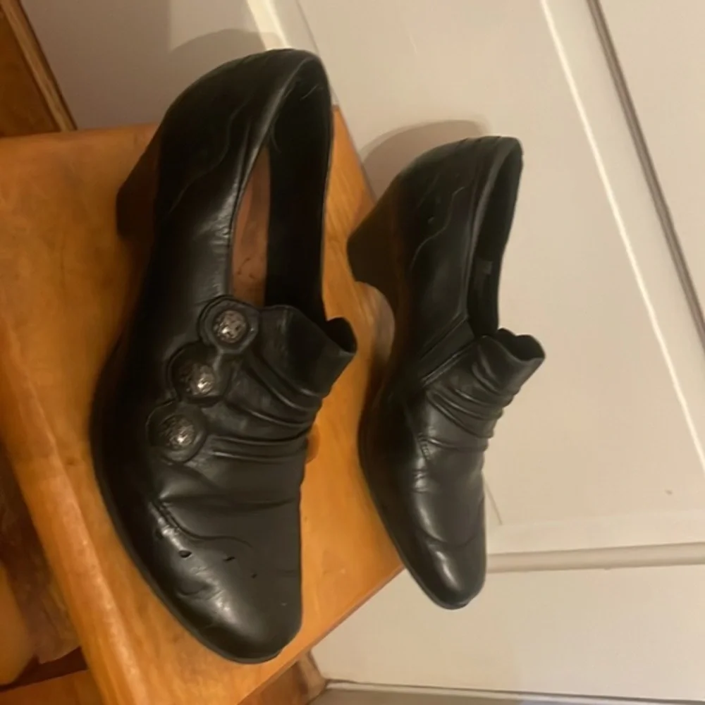 Cobb Hill leather heeled loafers size‎ 10 nearly perfect condition